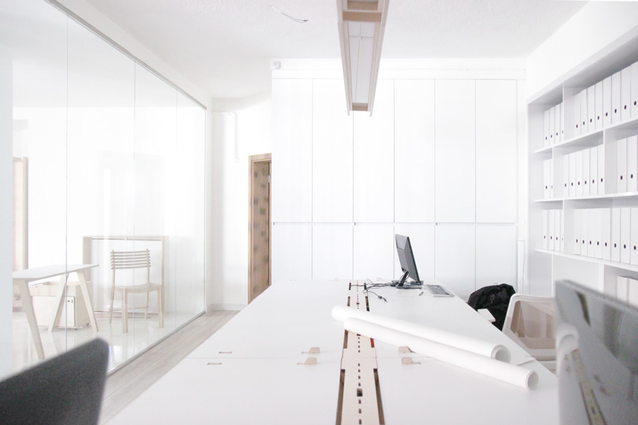 Mill Architects workspace with 2 Lean Desks